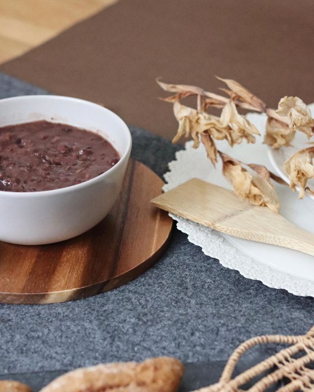 ¡FELIZ DÍA INTERNACIONAL DE LAS LEGUMBRES! En Ameztoi tenemos una gran variedad de platos de cuchara que tanto nos apetecen en esta temporada. Todos ellos cocinados con los mejores ingredientes y con las recetas tradicionales. ¿Cuál es vuestro favorito? 

 [EUS] LEKALEEN NAZIOARTEKO EGUNA DA! koilara-plater ugari ditugu, denboraldi honetan hain gustuko ditugunak. Osagai onenekin eta errezeta tradizionalekin eginak. Zein da zuen gogokoena? 😏🤤