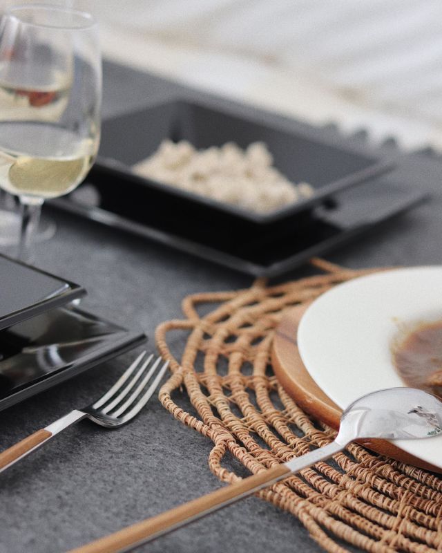 Hoy no es un lunes cualquiera ❤️ esta es nuestra propuesta de menú para una cena perfecta: Rissoto para empezar, carrilleras de segundo y para terminar, nuestra crema de queso. ¡Que aproveche!♥️

[EUS] Gaur ez da astelehen arrunta. Hona hemen gure gaurko menu-proposamena: Rissotoa hasteko, bigarren plater moduan masailak eta gure gazta-krema ondo amaitzeko. 
On egin! ♥️